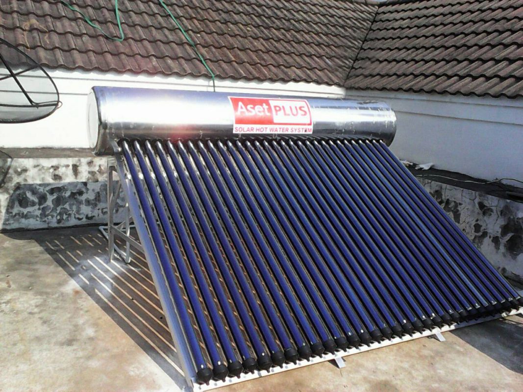 เครื่องทำน้ำร้อนพลังแสงอาทิตย์ ชนิดหลอดแก้ว 300 ลิตร