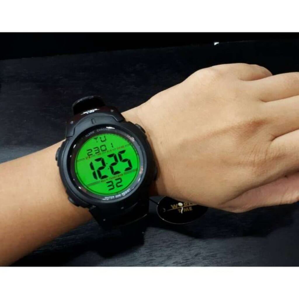 WORLD TIME นาฬิกาข้อมือชาย Sport กันน้ำ 50M หน้าจอสะท้อนแสดงสีเขียว รุ่นWT001MB สีดำ