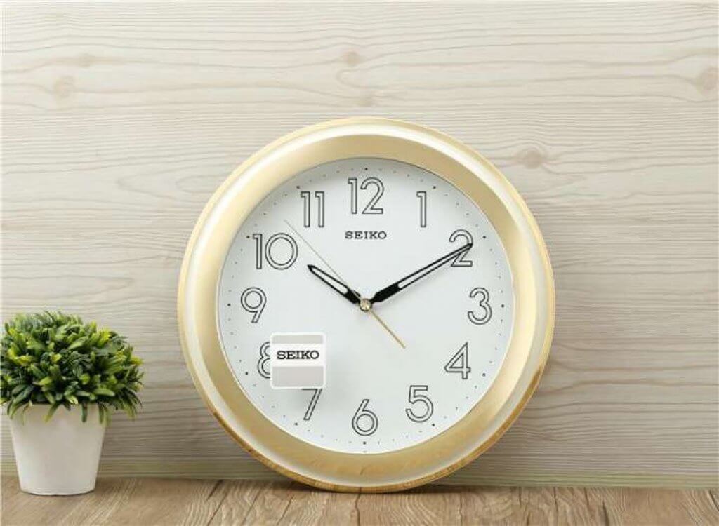 Seiko นาฬิกาแขวนผนัง 12นิ้ว ขอบทองหน้าเรือนสีขาว QXA313GT