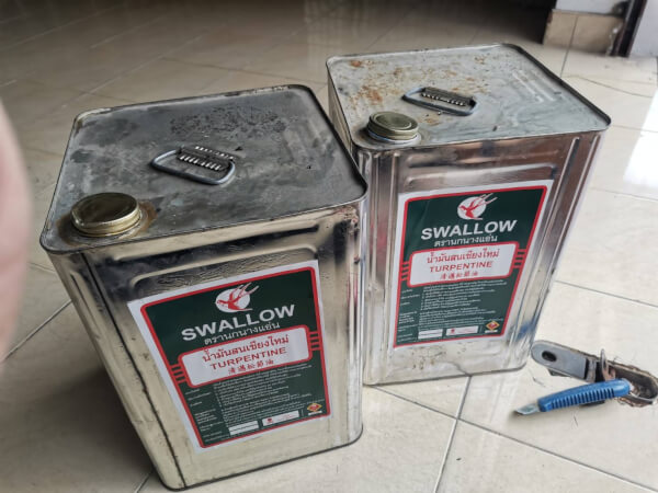 น้ำมันสน เชียงใหม่ ตรา SWALLOW ขนาด 8 Kg / ปี๊บ - Image 5