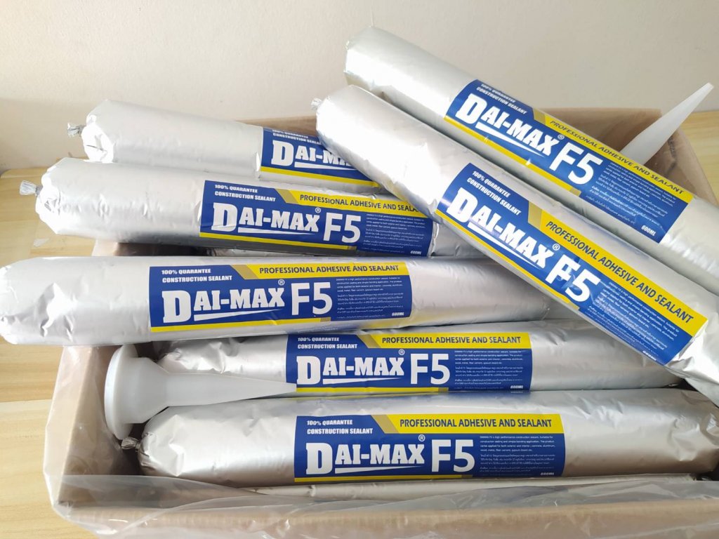 พียู ซีลแลนท์ F5 600ml Construction PU Sealant DAIMAX(20ชิ้น)