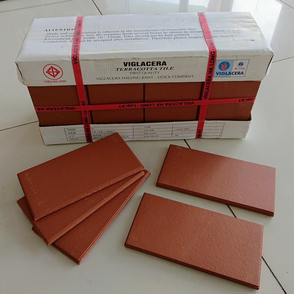 กระเบื้องดินเผา ฮาลอง ไลท์เรด 4x8 นิ้ว