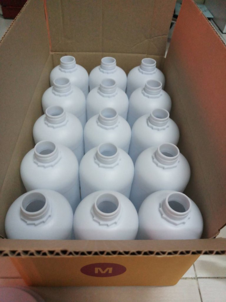 ขวดเปล่า ขวดพลาสติก HDPE 1ลิตร พร้อมฝาและจุกใน [แพ็ค15ขวด]