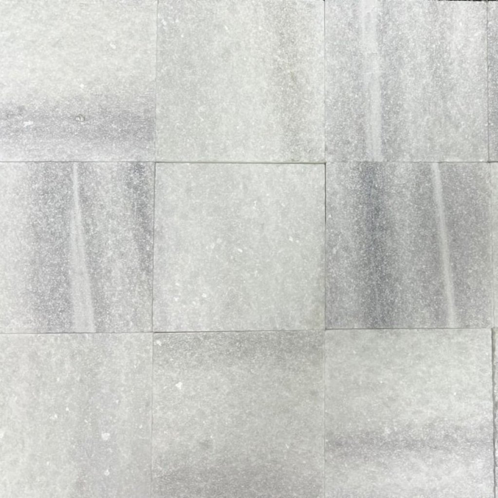 หินปูสระว่ายน้ำ New Crystal Blue หินนิวคริสตัลบลู หน้าแซนด์ 10x10x1 ซม.