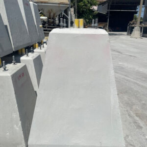 ฐานเสาไฟฟ้าคอนกรีตสำเร็จรูป 650X1300X1500 มม.