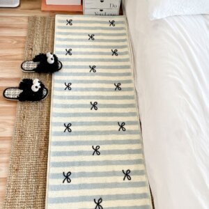 พรมแต่งห้องนุ่มนิ่ม พรมยาว ลายโบว์สีเทา 40x120ซม.