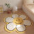 พรมปูพื้น DAISY ดอกไม้น่ารัก ผ้าขนแกะ สบายและไม่ลื่น 60×60ซม.